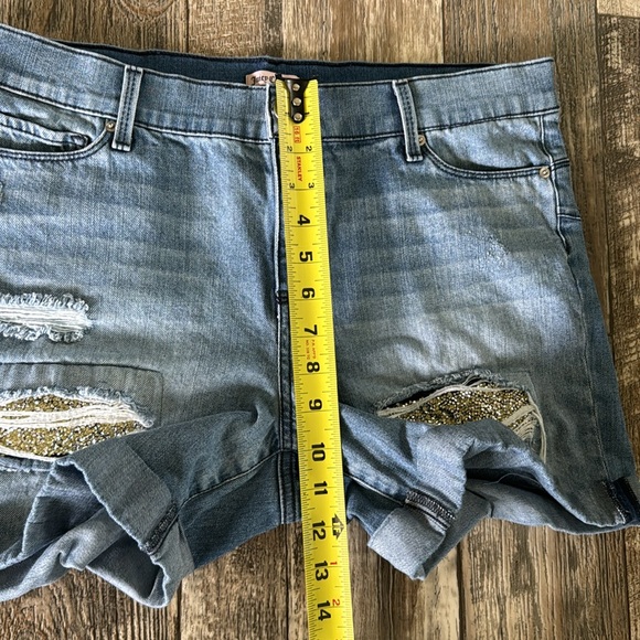 Juicy Couture Beautiful Shorts, Size 12 - Picture 11 of 12